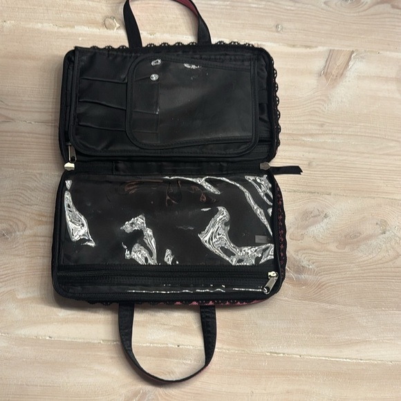 Makeup travel bag - Picture 3 of 8